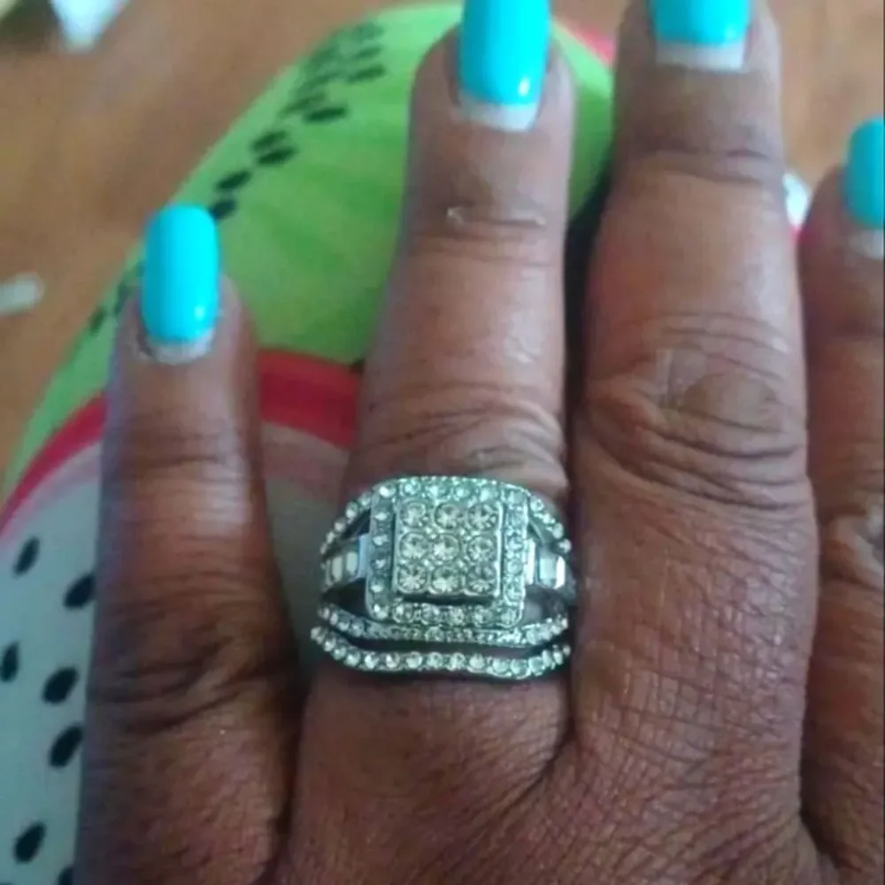 Stunning diamond wedding ring set sz 8